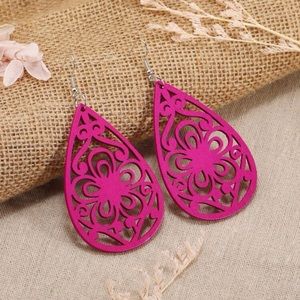 ❤️Magenta Flower Detail Water Drop Earrings